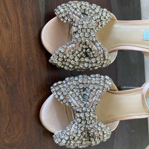 NWOT Betsey Johnson bow heels - Picture 4 of 8